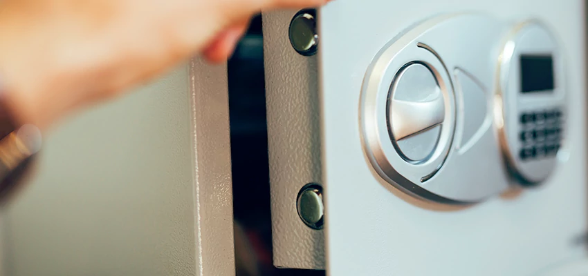 Fingerprint Safe Openers in Live Oak, CA